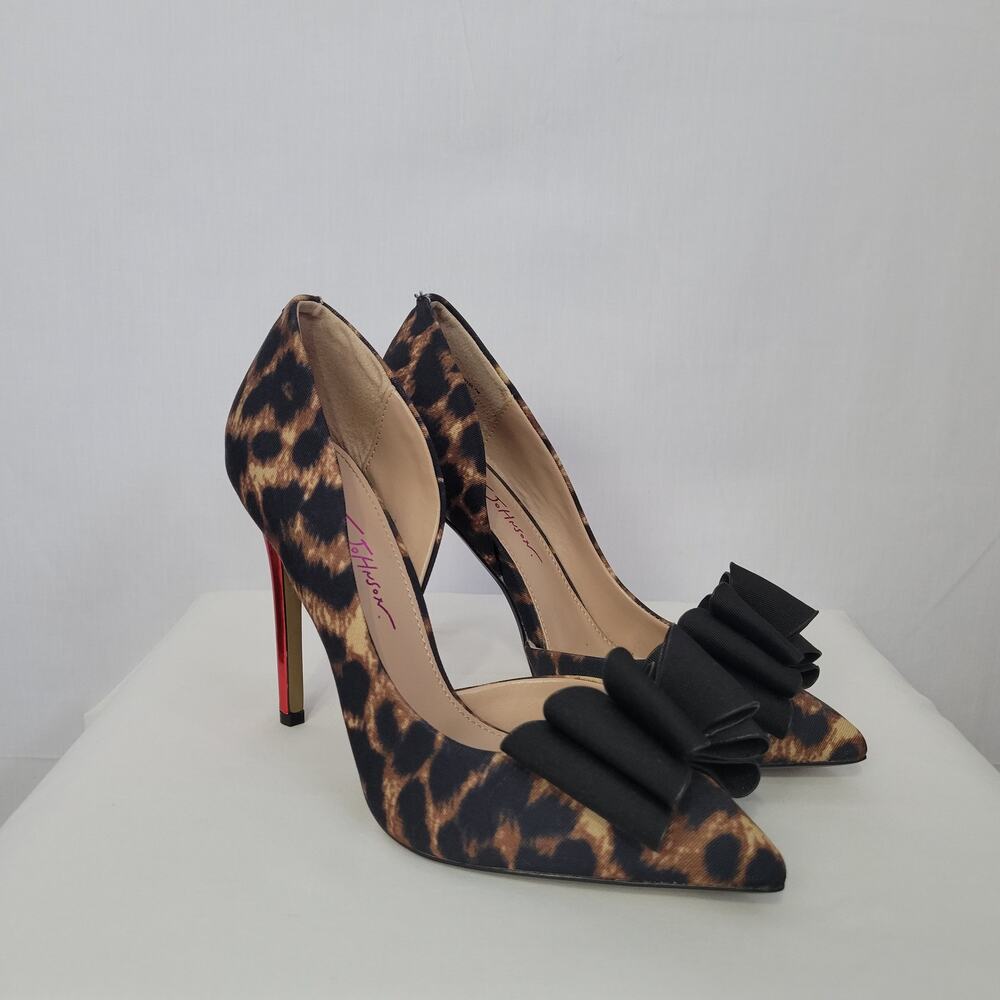 Betsey Johnson Prince Leopard Print Dorsay Bow Pumps size 7M Contrast Red Heel